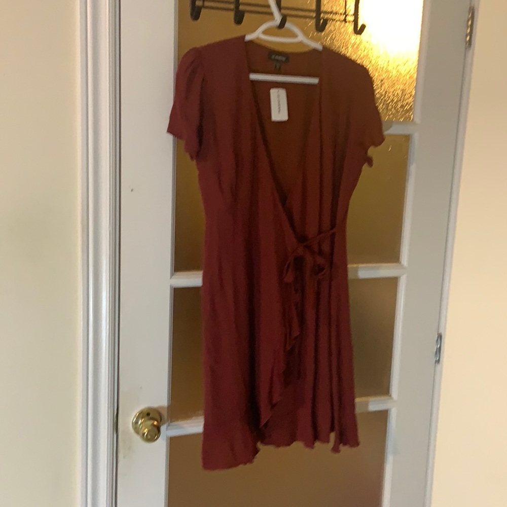 Deep red flowy tie dress
